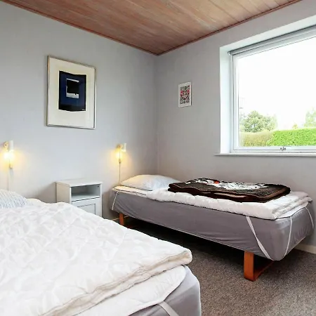 4 Person In Hotel Dannemare